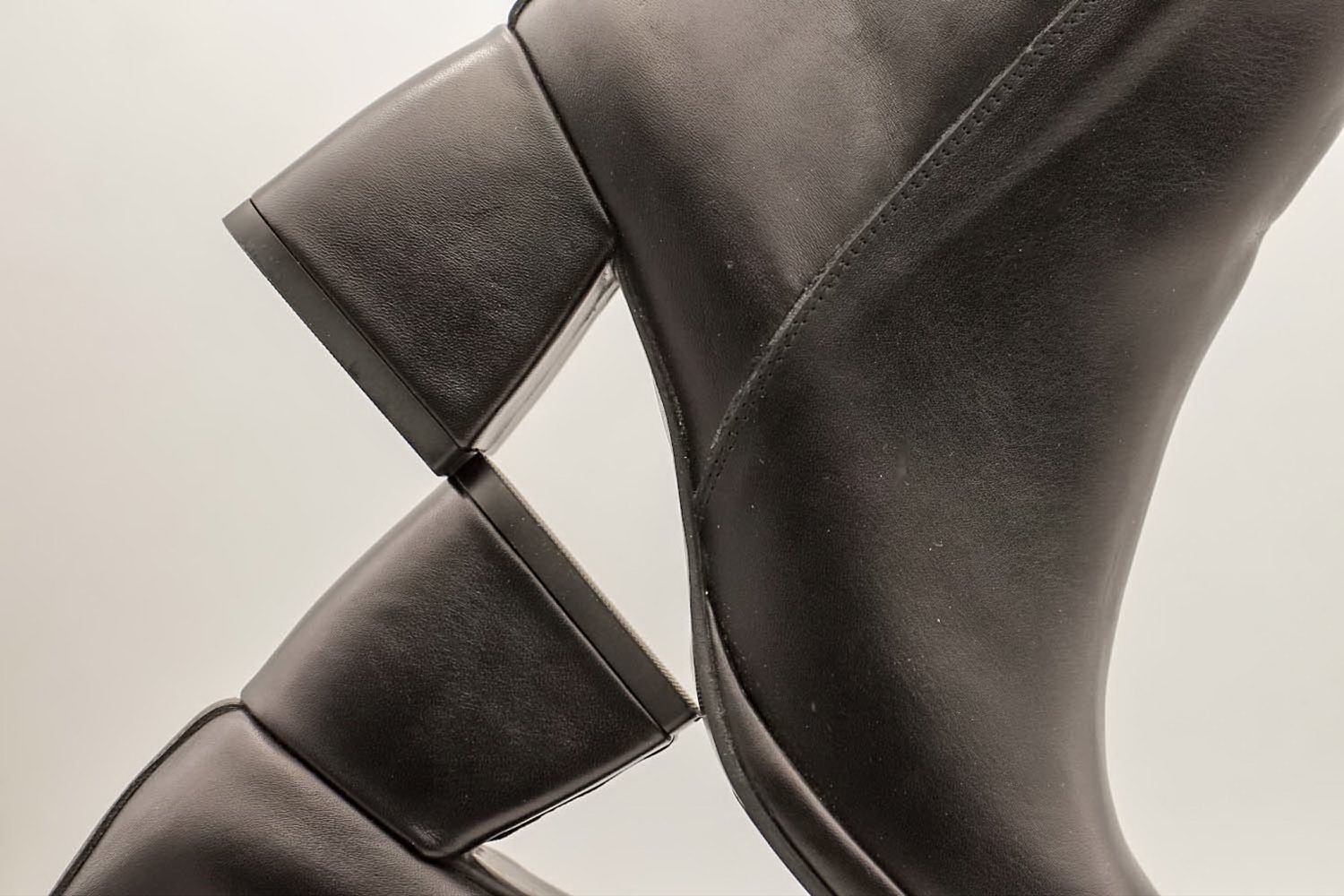 بوت مینیمال چرمی زنانه کابو