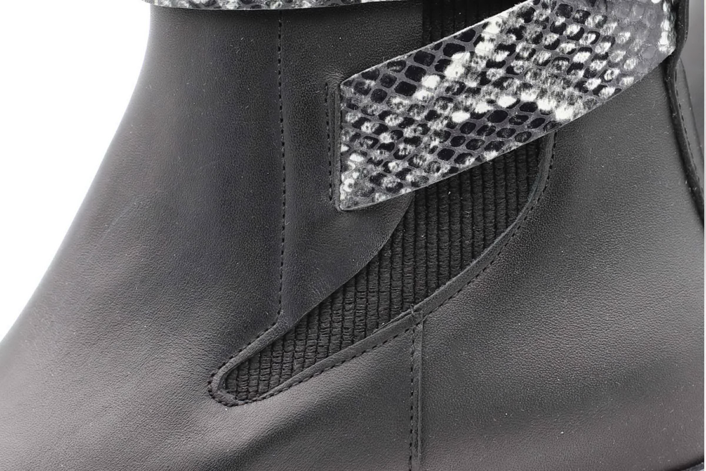 نیم بوت چرمی زنانه پاشنه کوتاه مدل اگنس