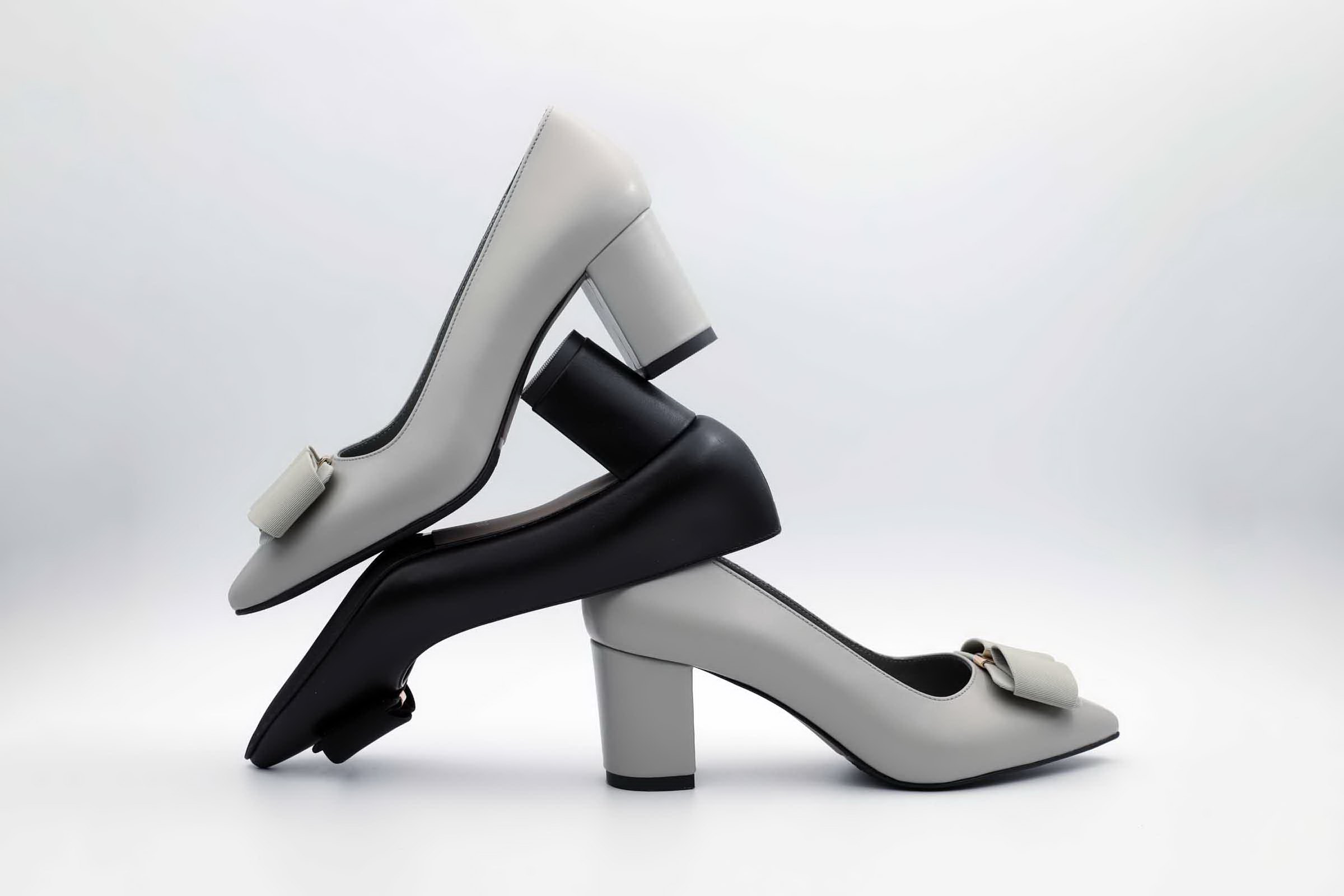 کفش پاشنه دار زنانه چرمی نیوهارت