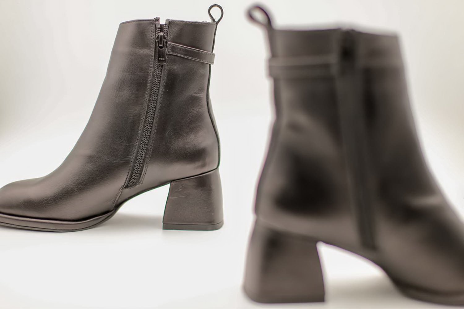 بوت مینیمال چرمی زنانه کابو