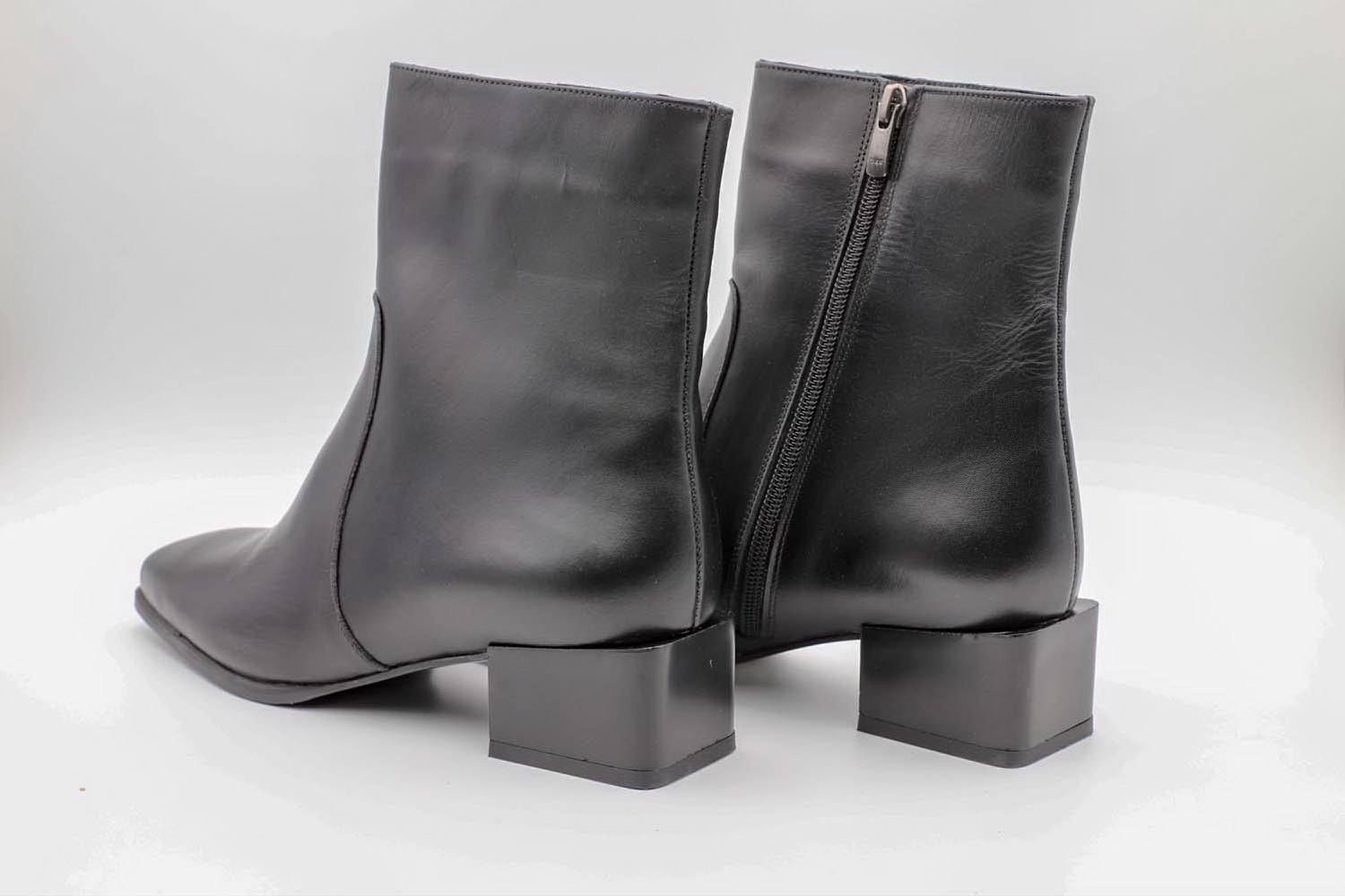 بوت مینیمال چرمی دست دوز جاساد