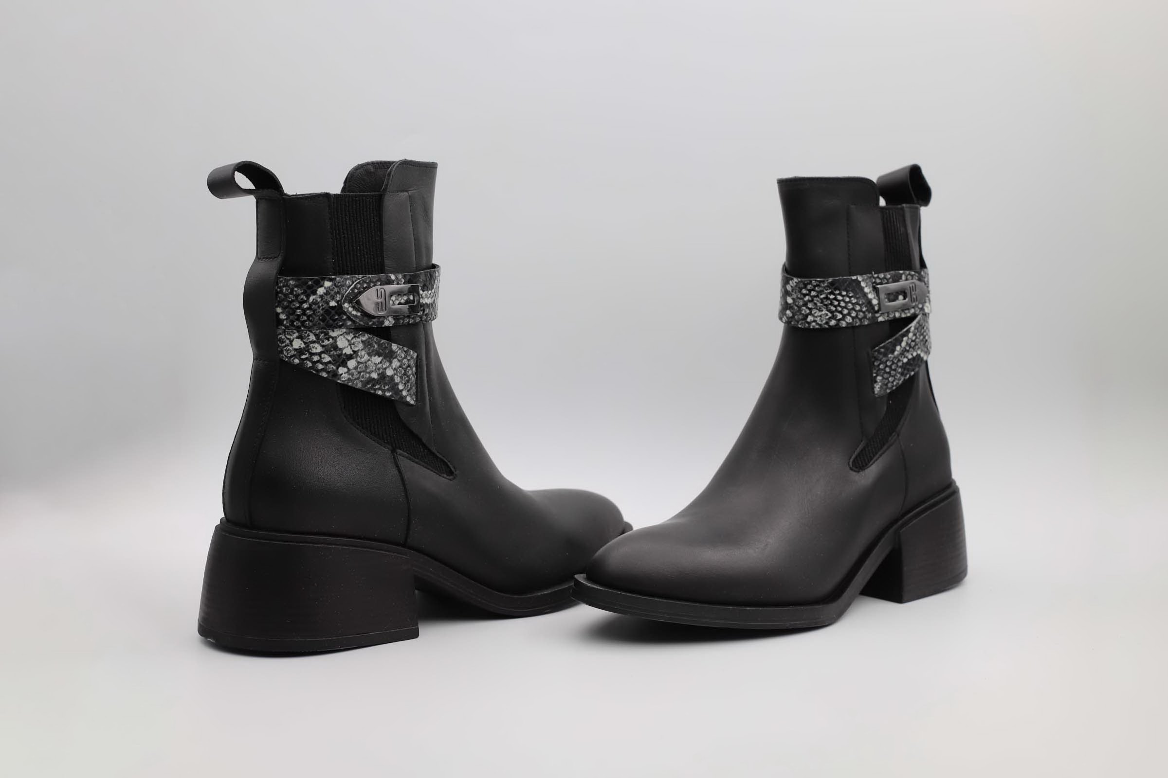 نیم بوت چرمی زنانه پاشنه کوتاه مدل اگنس