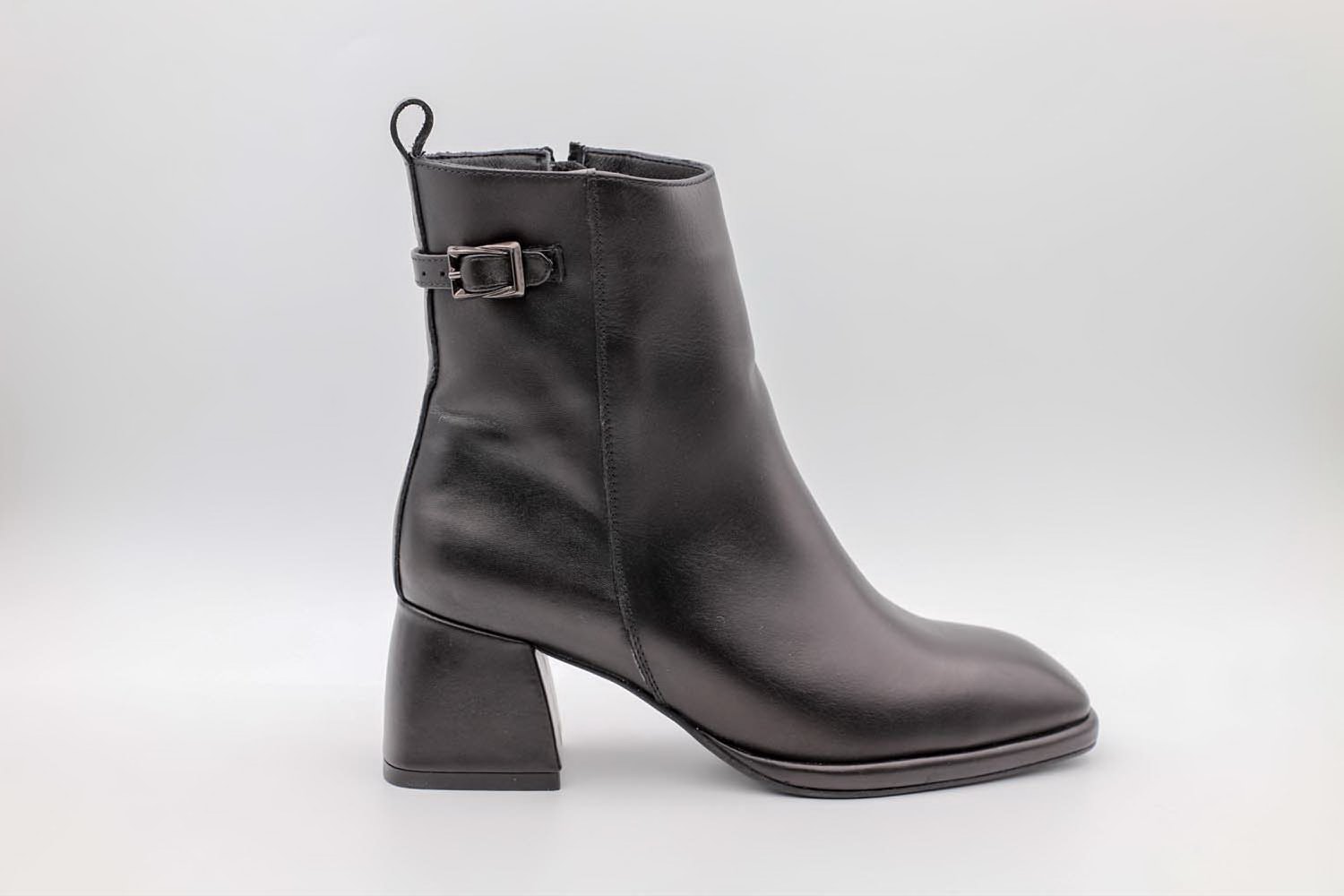 بوت مینیمال چرمی زنانه کابو