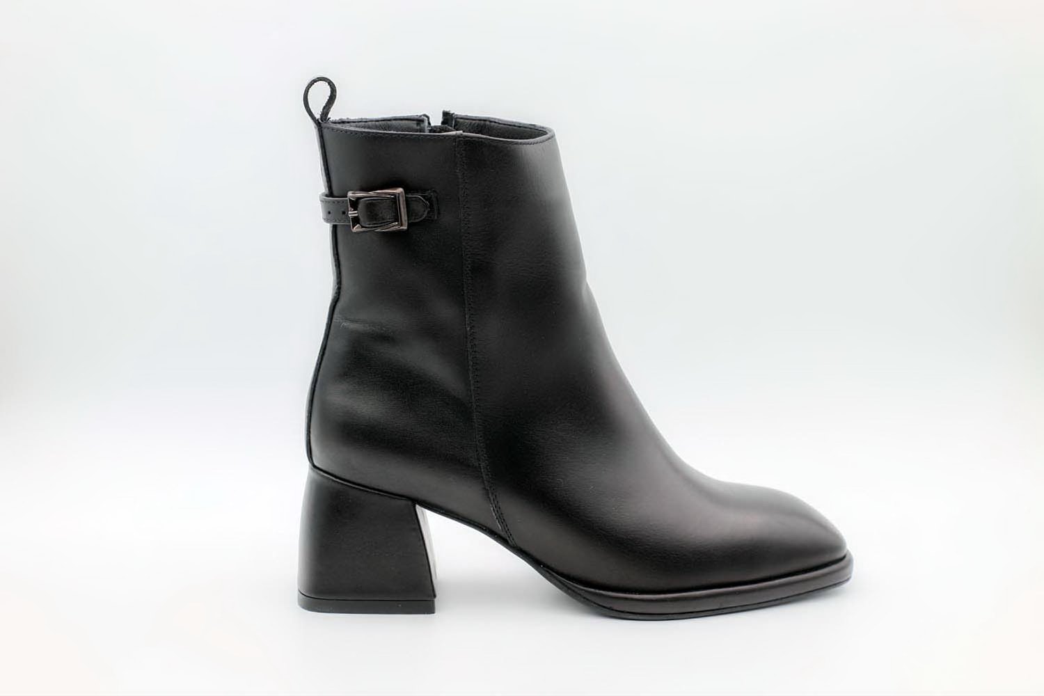 بوت مینیمال چرمی زنانه کابو