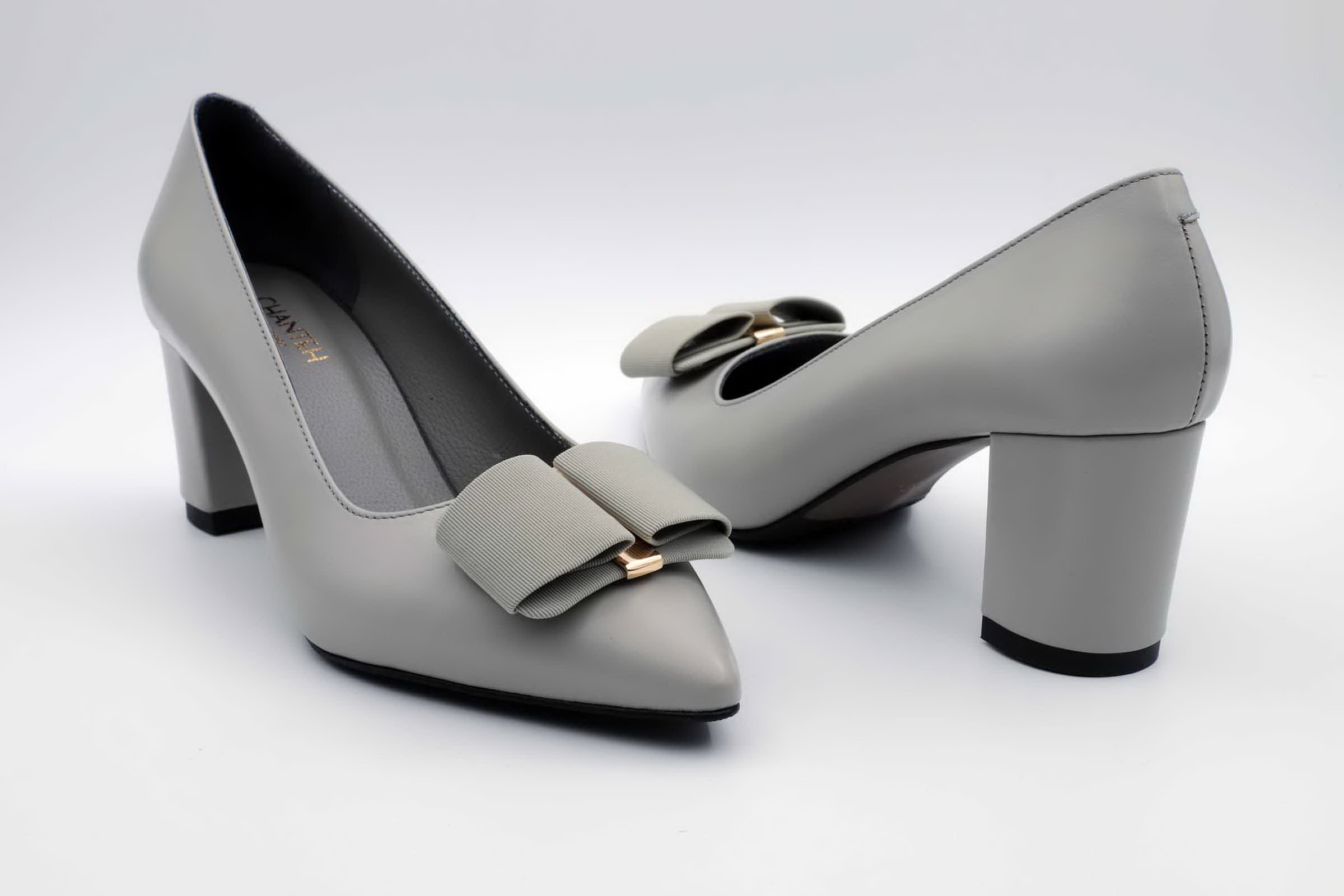 کفش پاشنه دار زنانه چرمی نیوهارت