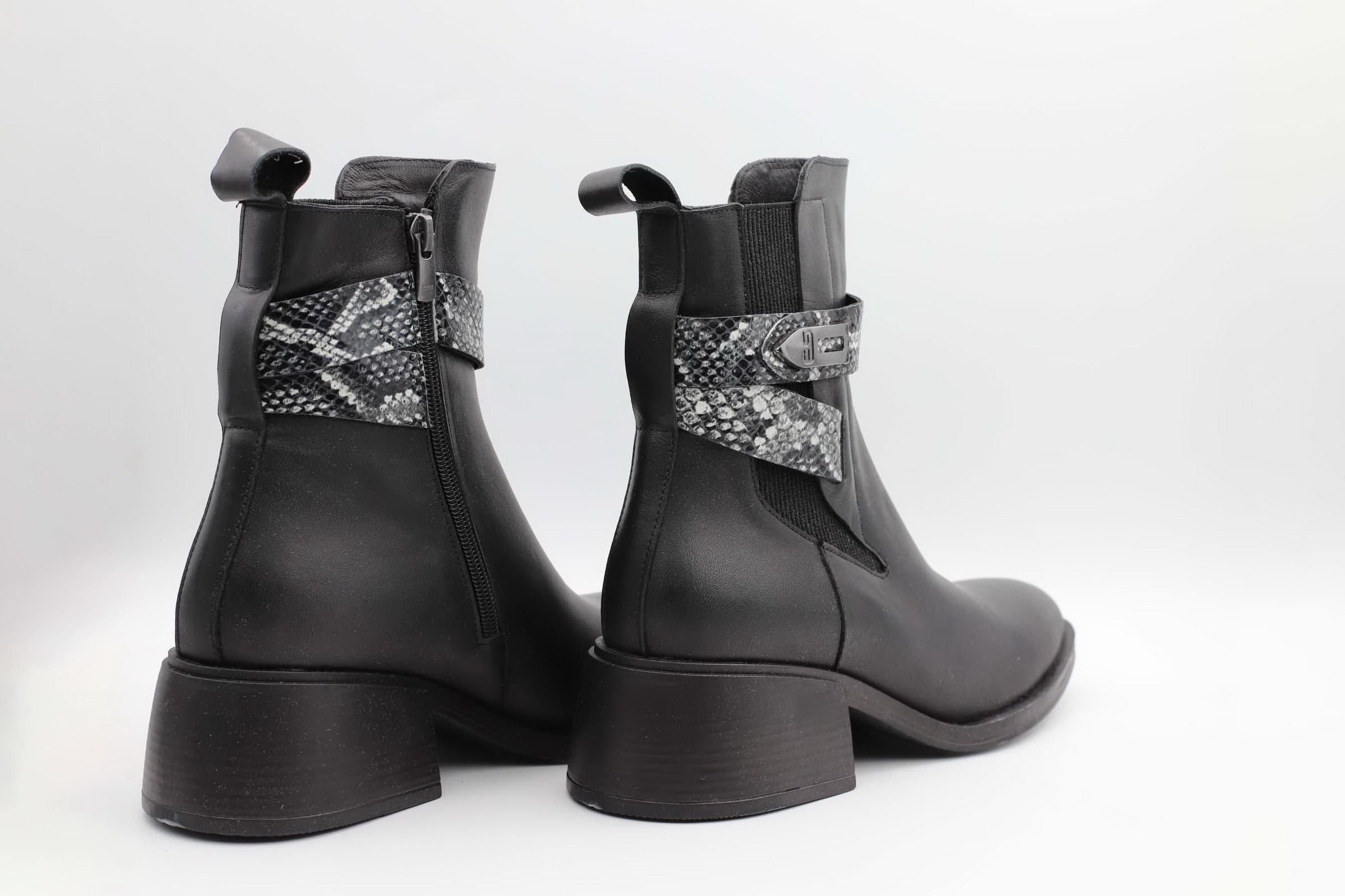 نیم بوت چرمی زنانه پاشنه کوتاه مدل اگنس