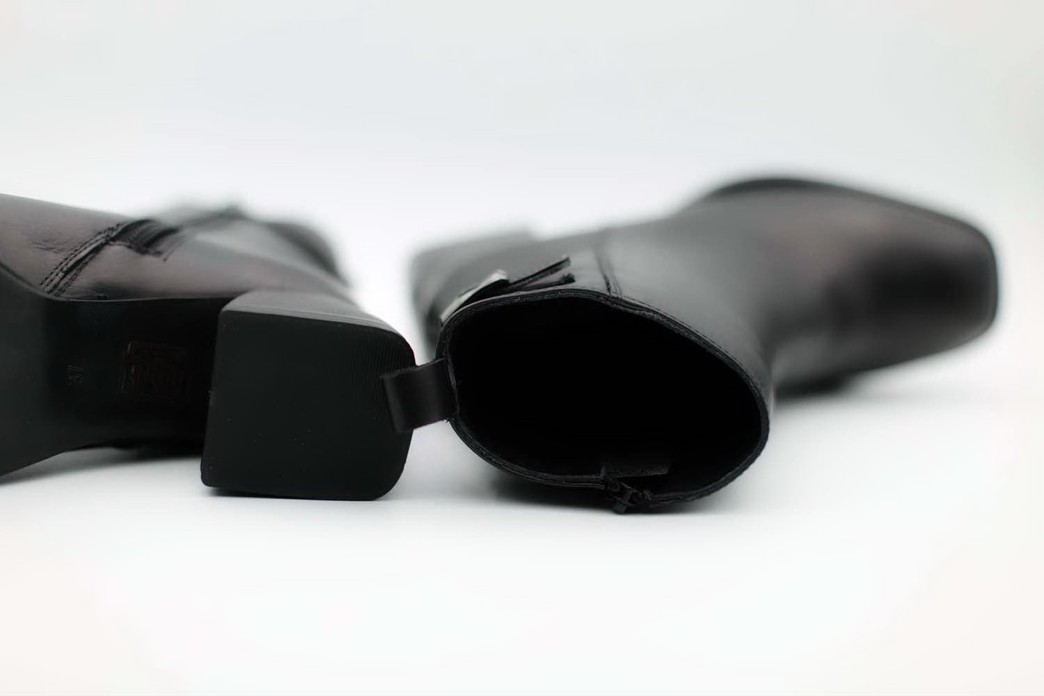 بوت مینیمال چرمی زنانه کابو